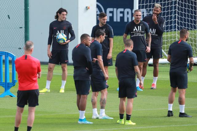 英联杯-B费卡塞米罗梅开二度 曼联5-2莱斯特城