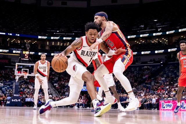 赵继伟19+7辽宁不敌同曦 周鹏20分深圳胜江苏